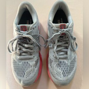 ASICS Women’s Gel Kayano 26 Piedmont Gray/silver size 9